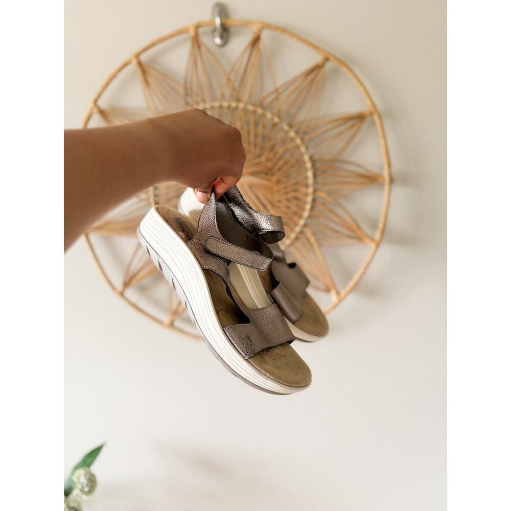 Bionica Cybele Silver Pewter Metallic Leather Platform Comfort Strap Sandals 8
